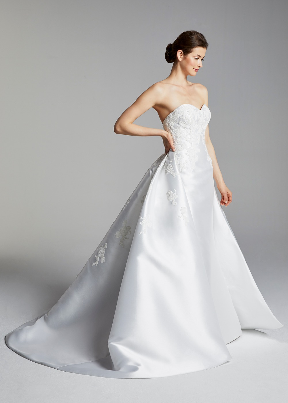 bw_bianca-overskirt_front