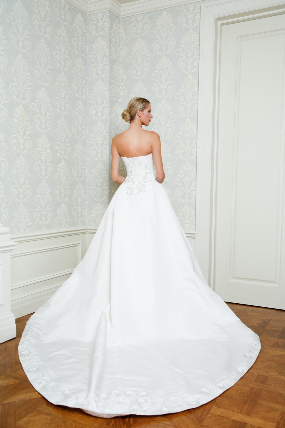 cristina-ottaviano-bridal-look-6-back