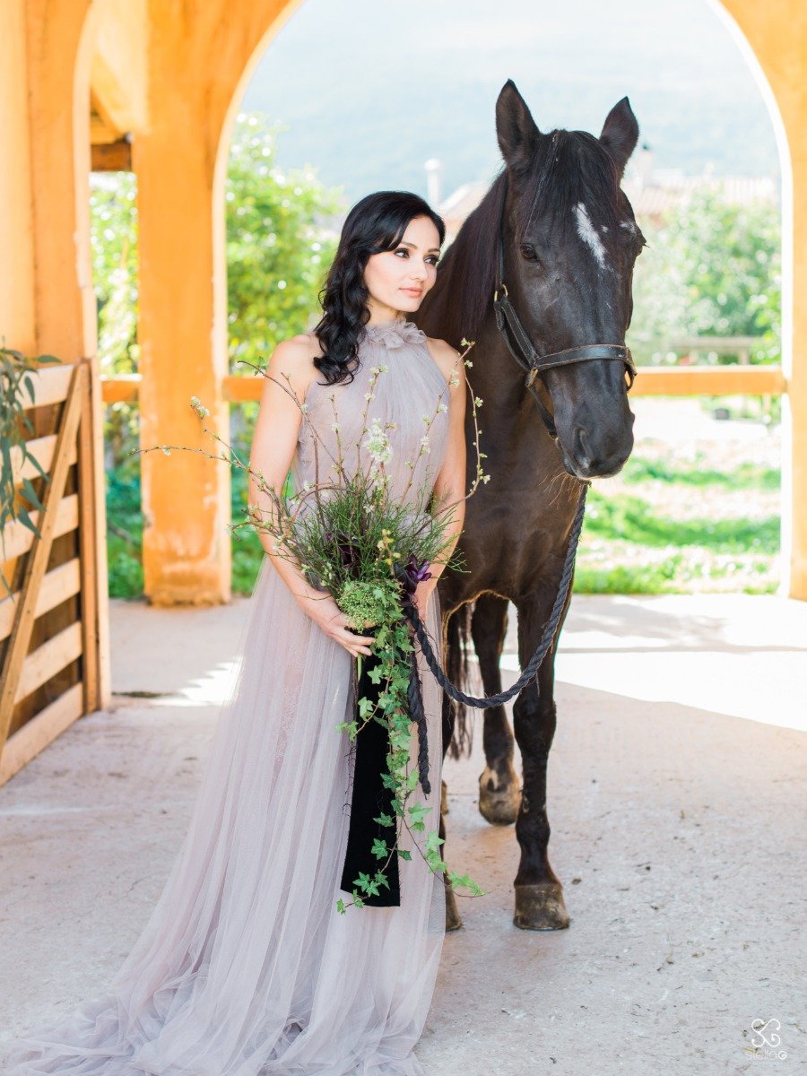 Equestrian Chic Gold and Black Wedding Inspiration