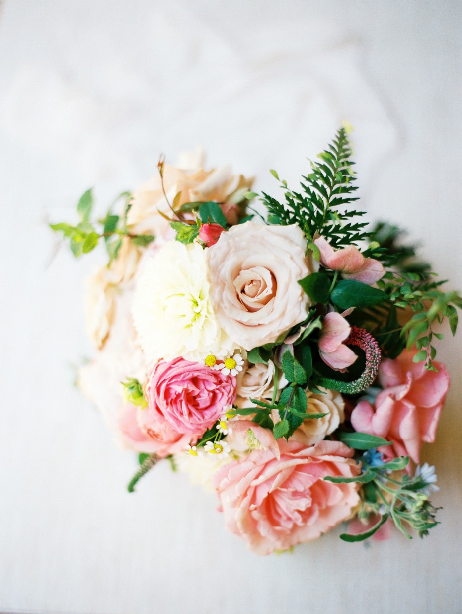 peach and pink bridal bouquet