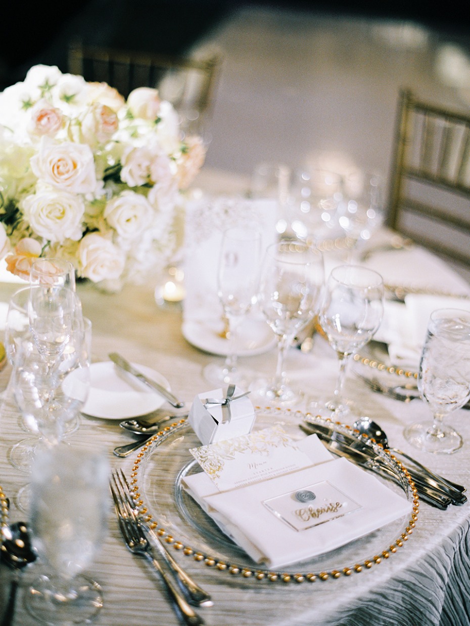 glam gold and white table setting