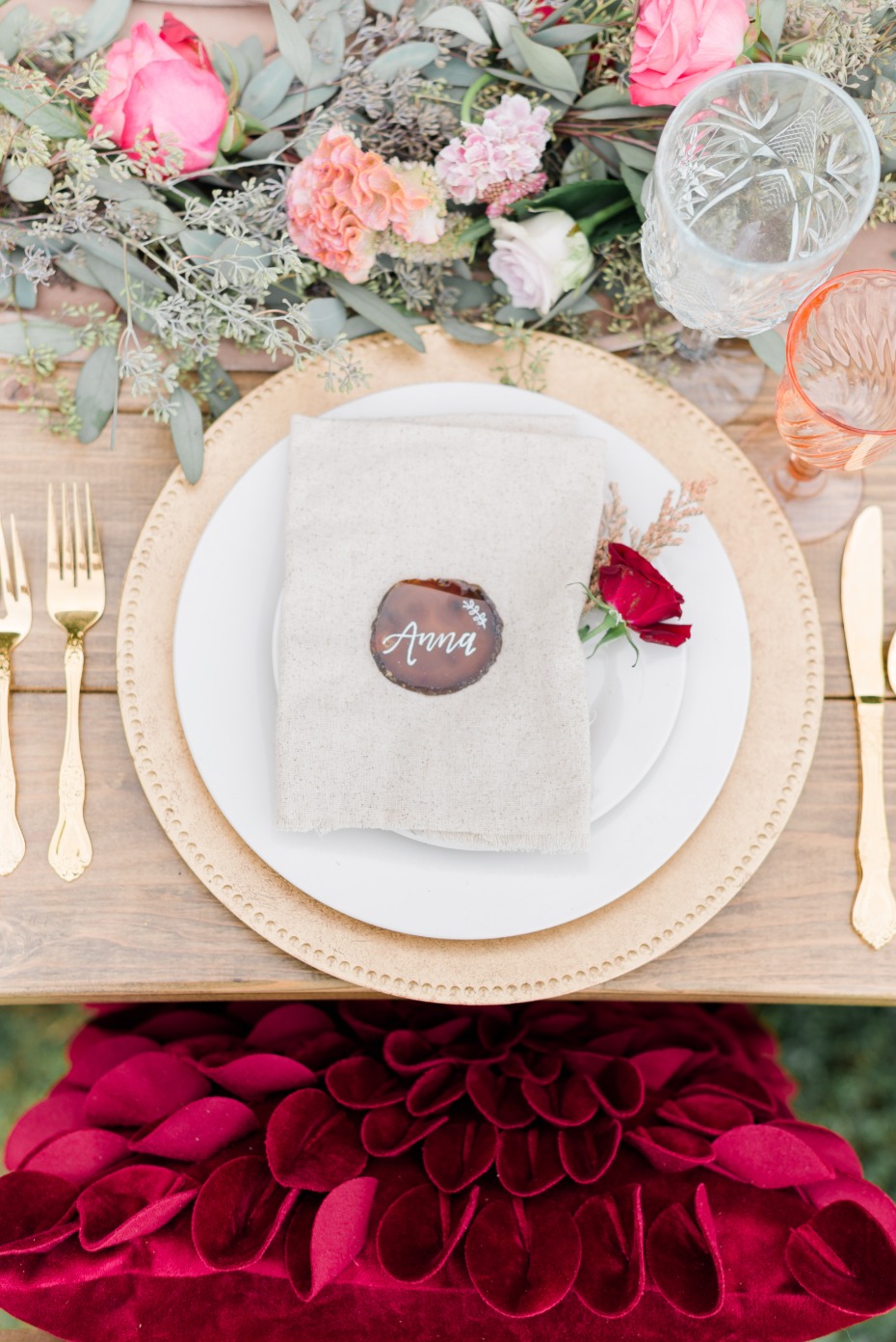 gold and burgundy fall place setting