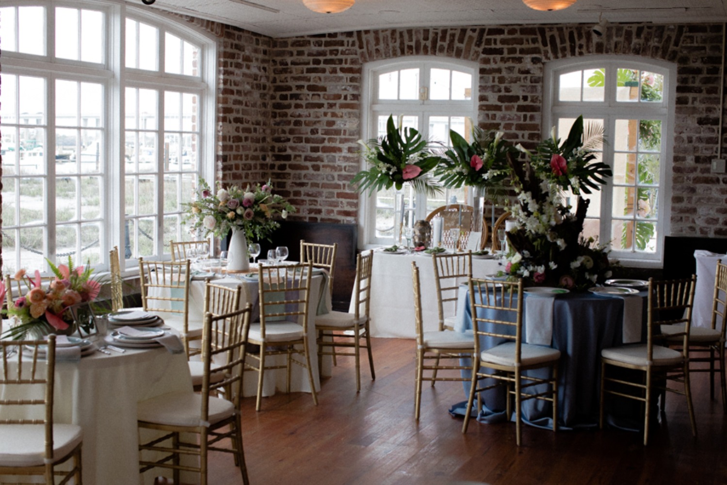 howtohaveamoderntropicalbohochicweddingday26
