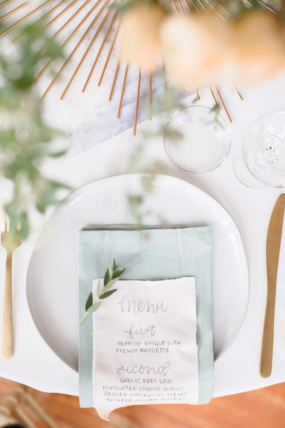 soft blue and gold wedding table decor