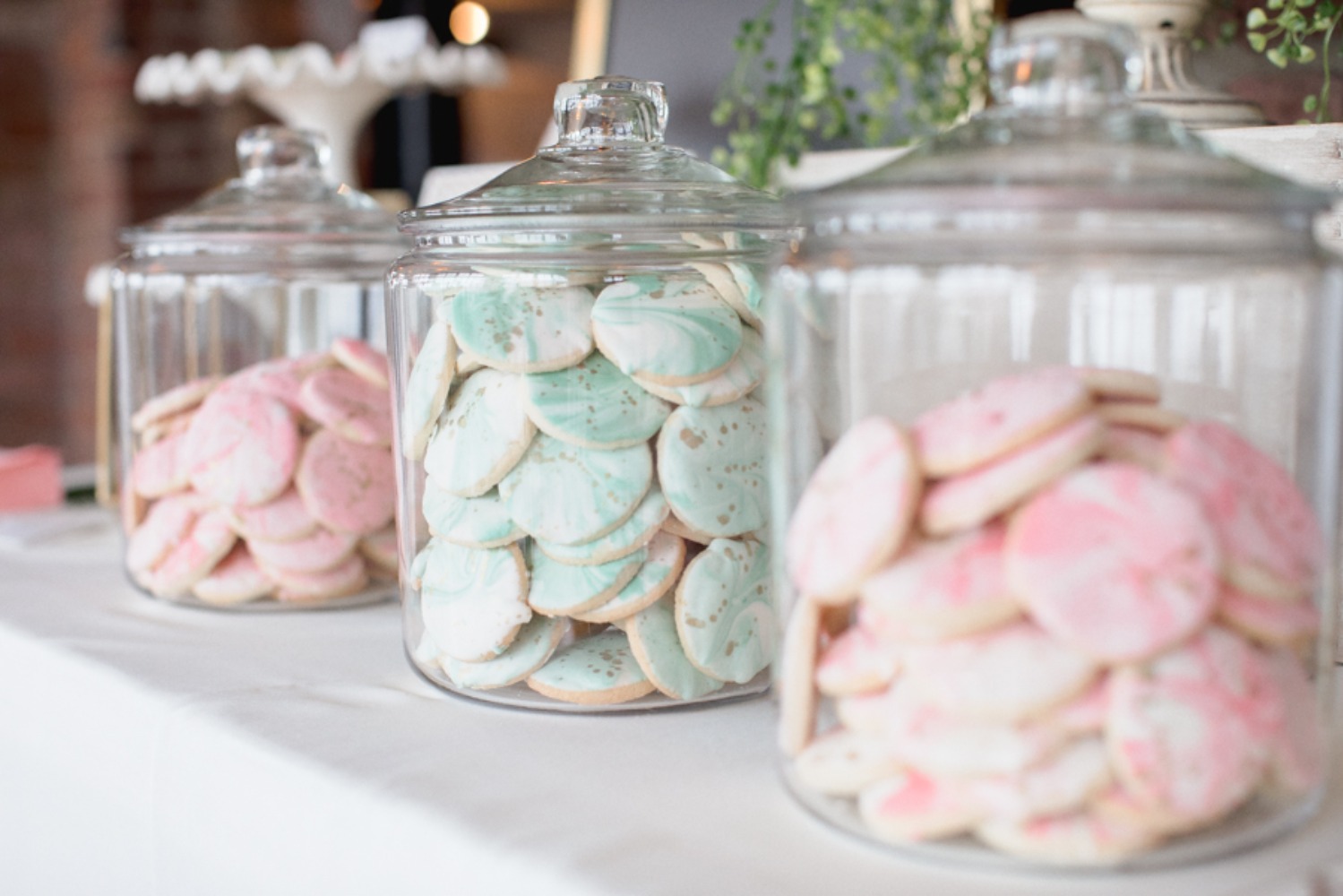 howtohaveamoderntropicalbohochicweddingday50
