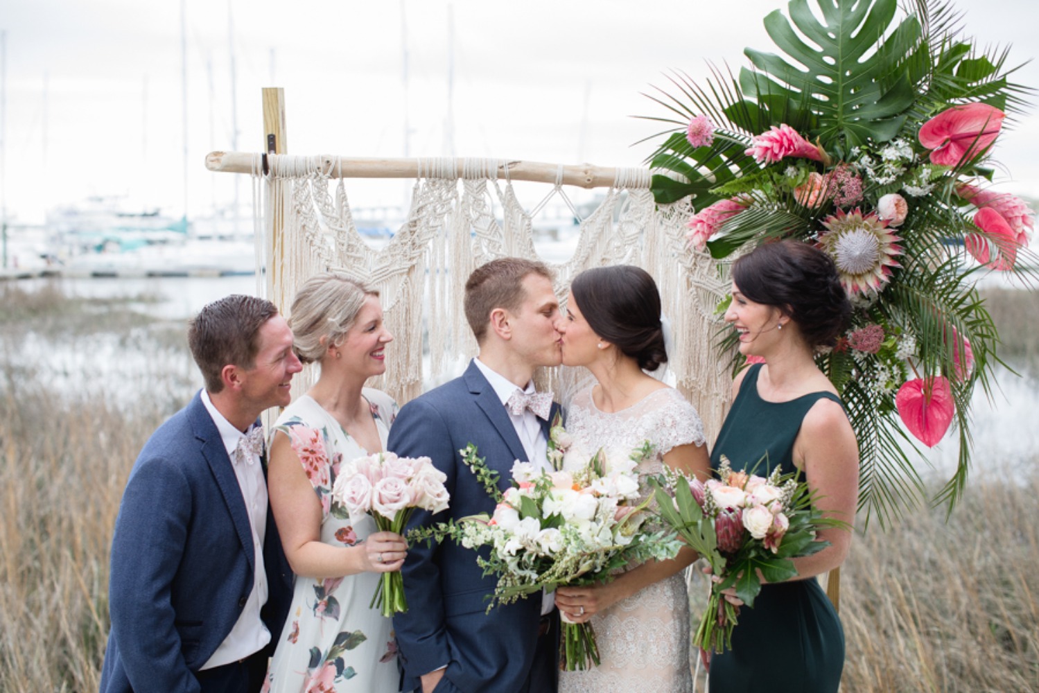 howtohaveamoderntropicalbohochicweddingday51