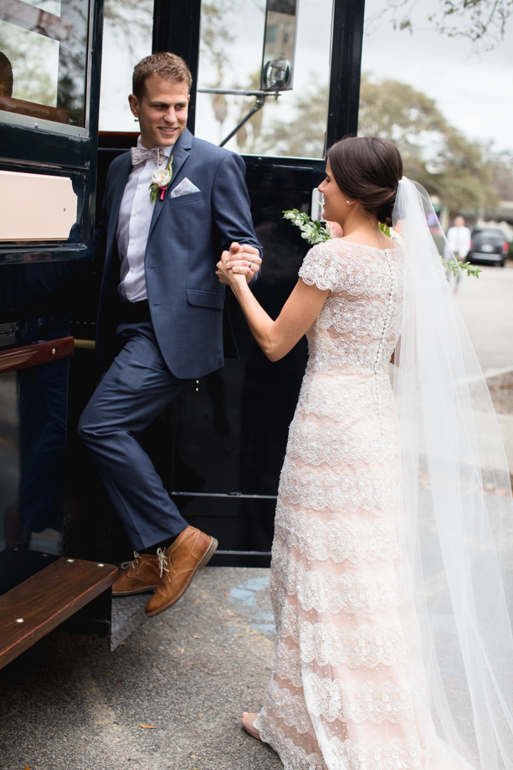 howtohaveamoderntropicalbohochicweddingday55