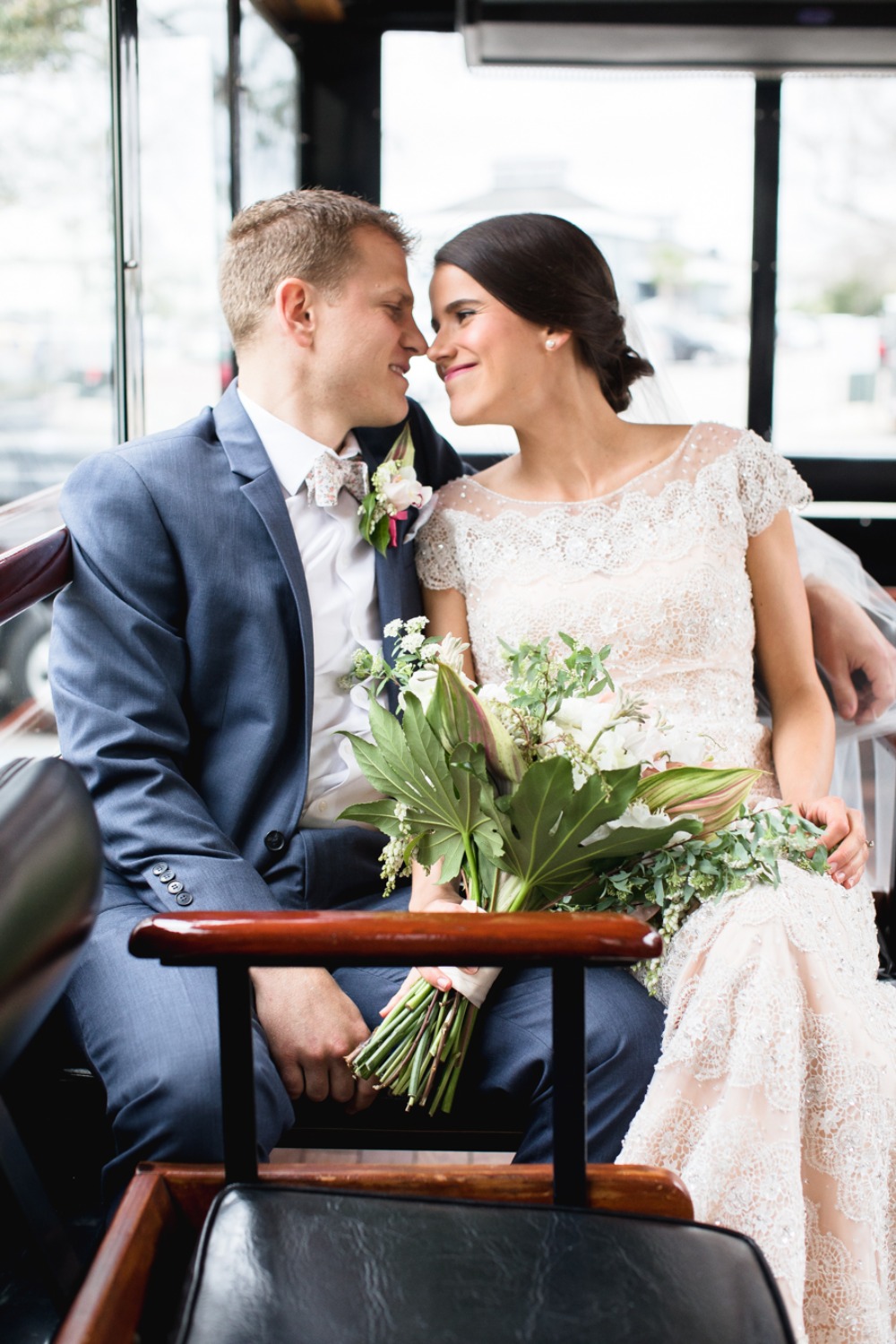 howtohaveamoderntropicalbohochicweddingday56