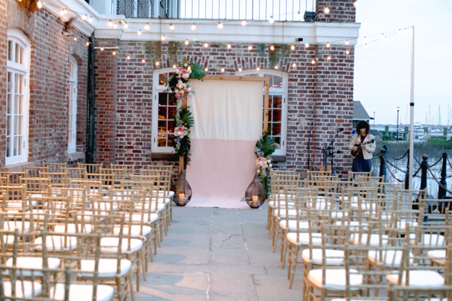 howtohaveamoderntropicalbohochicweddingday58