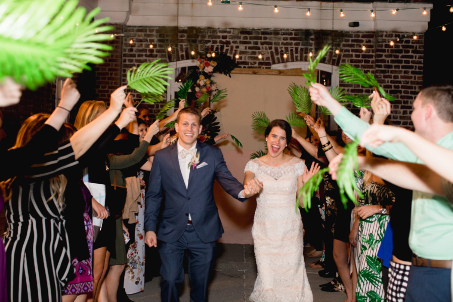 howtohaveamoderntropicalbohochicweddingday61