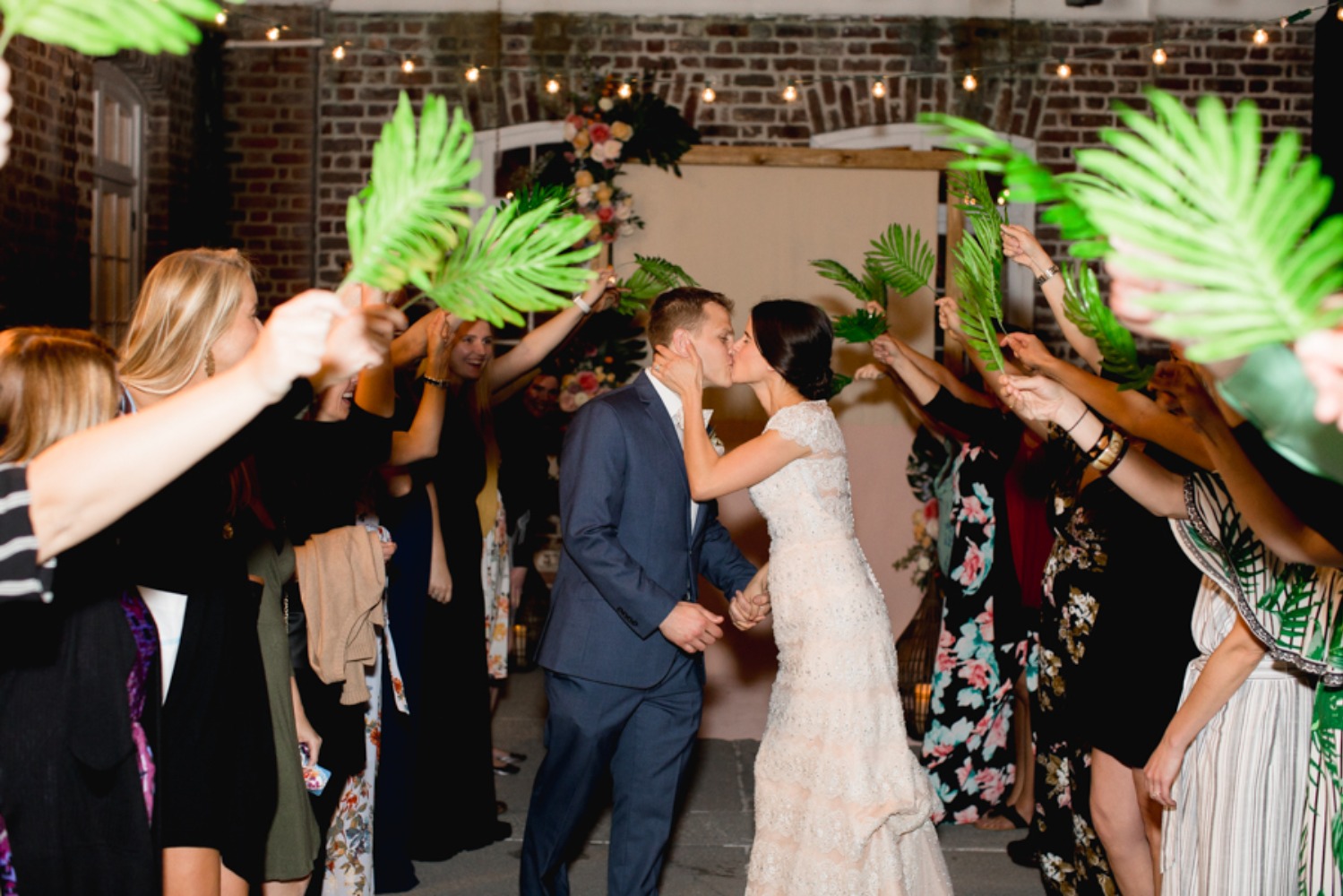howtohaveamoderntropicalbohochicweddingday62