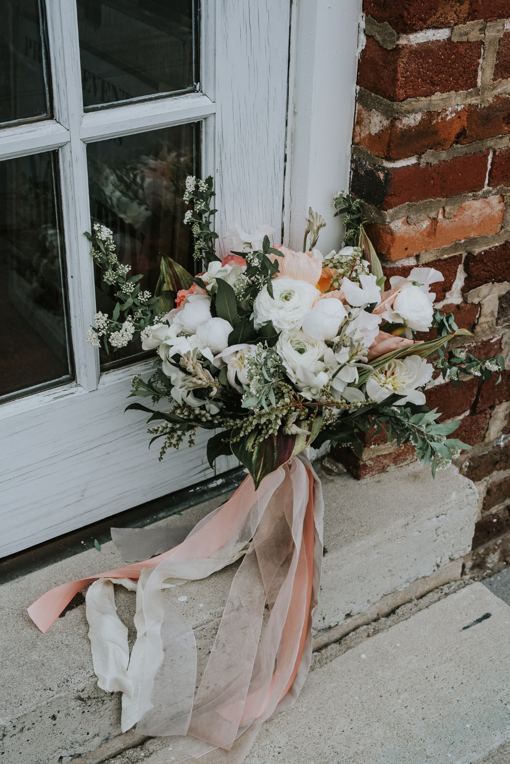 howtohaveamoderntropicalbohochicweddingday72