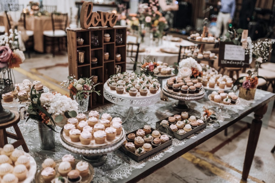wedding cupcake bar