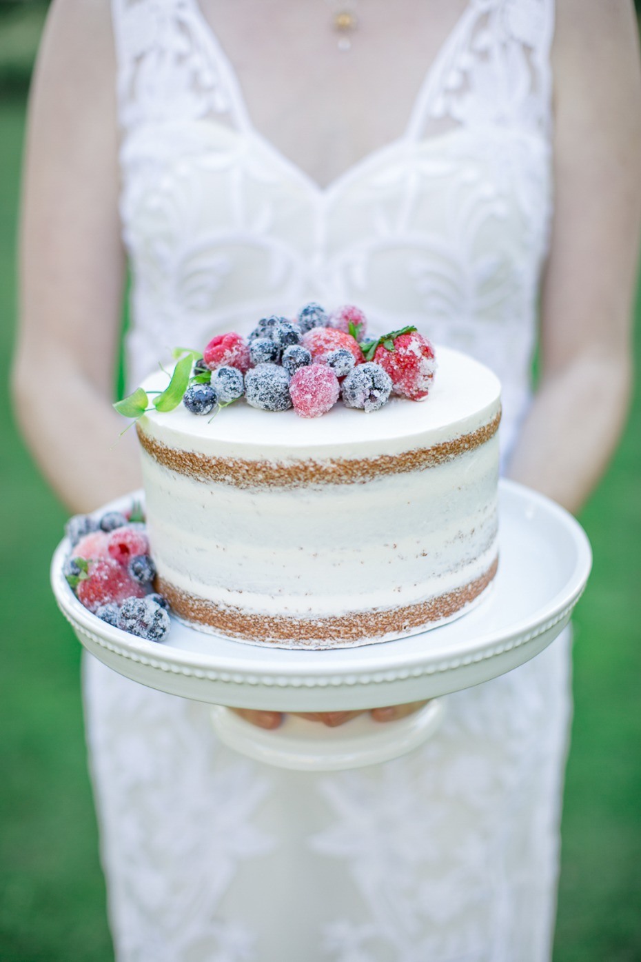 simple and sweet wedding cake idea