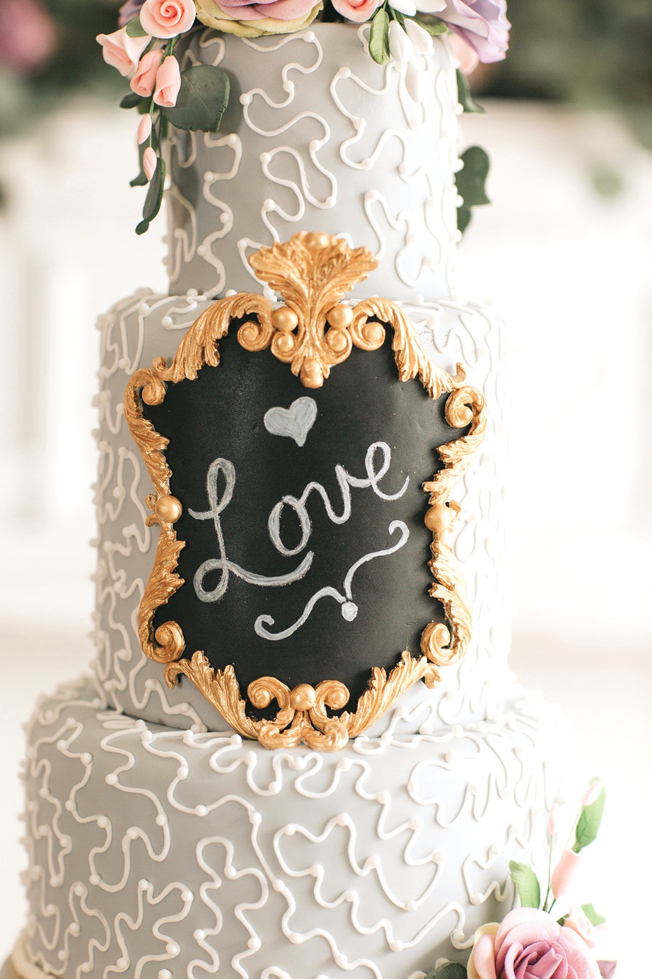 love wedding cake chalkboard