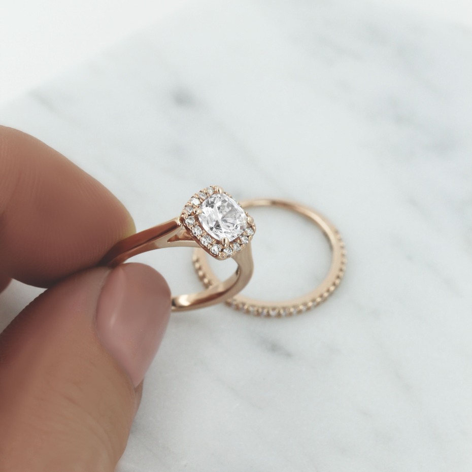 Sparkling rose gold diamond engagement wedding ring set