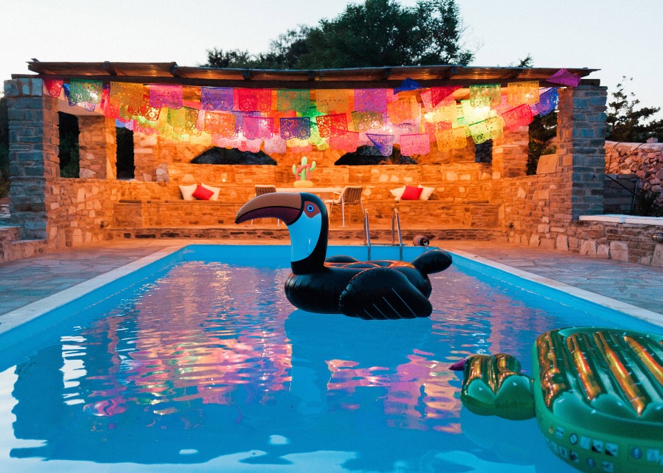 Pool floaties