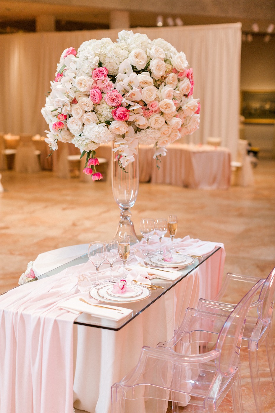 Grand sweetheart table in blush