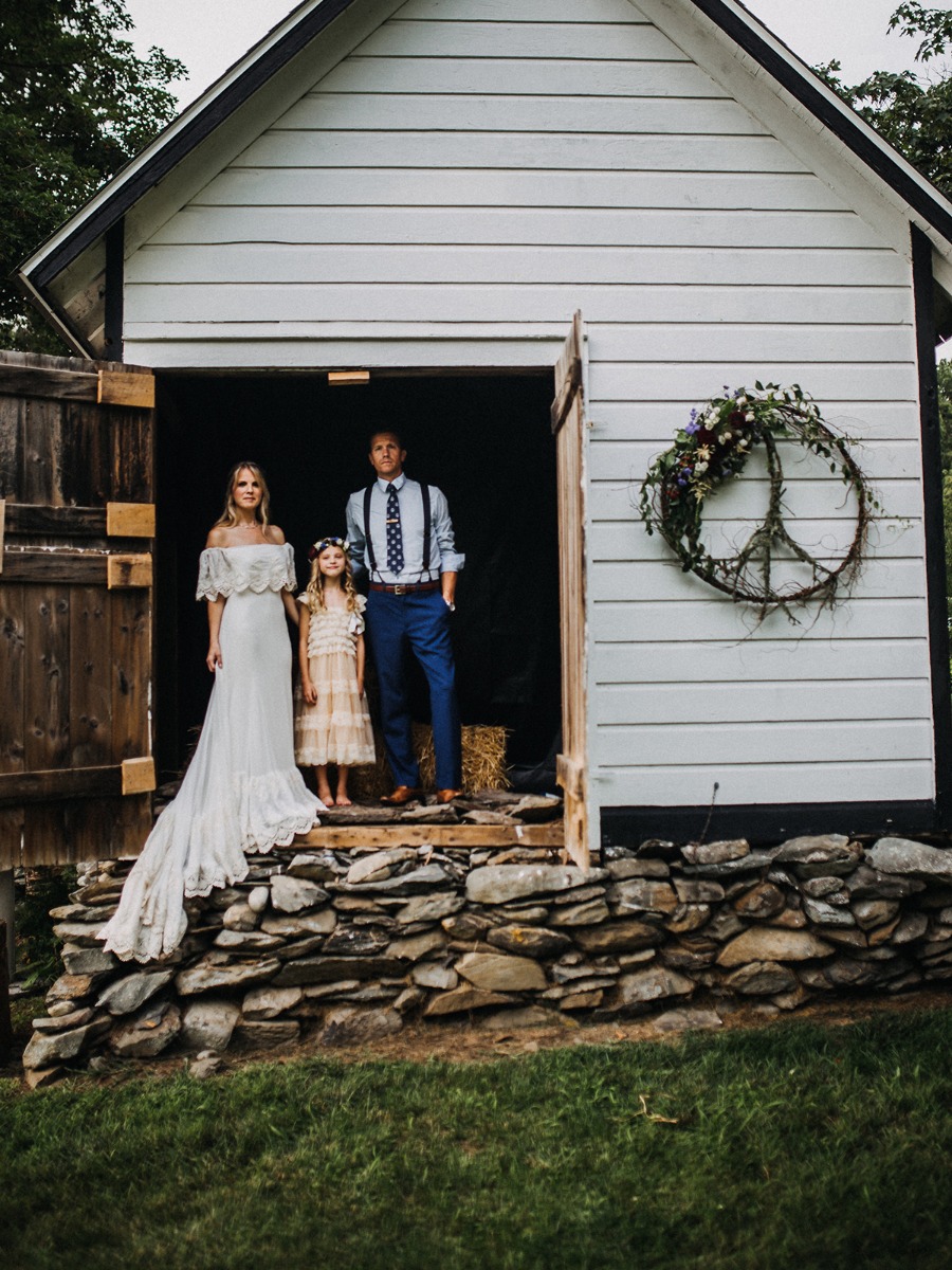 An Intimate Vintage Americana 10th Anniversary Vow Renewal