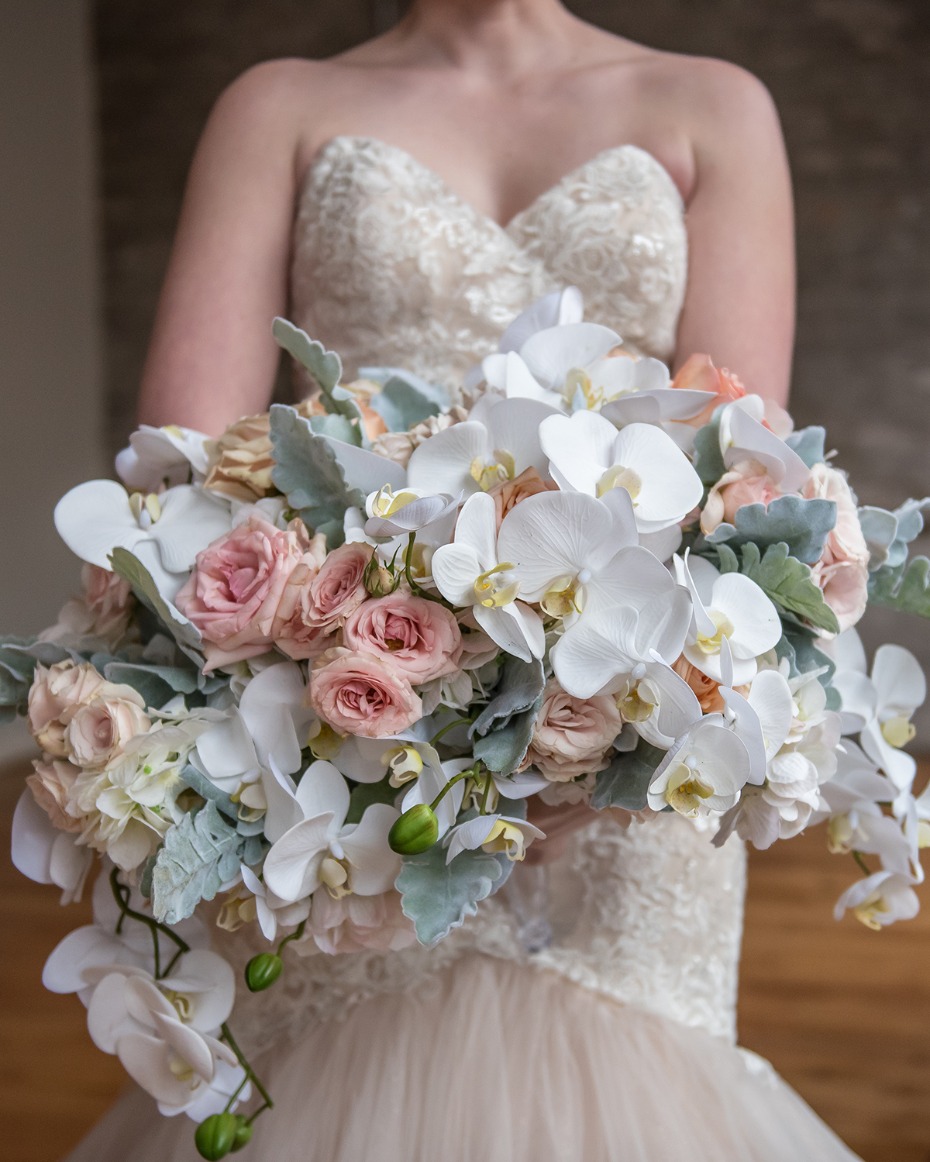 pastel pink and white wedding bouquet