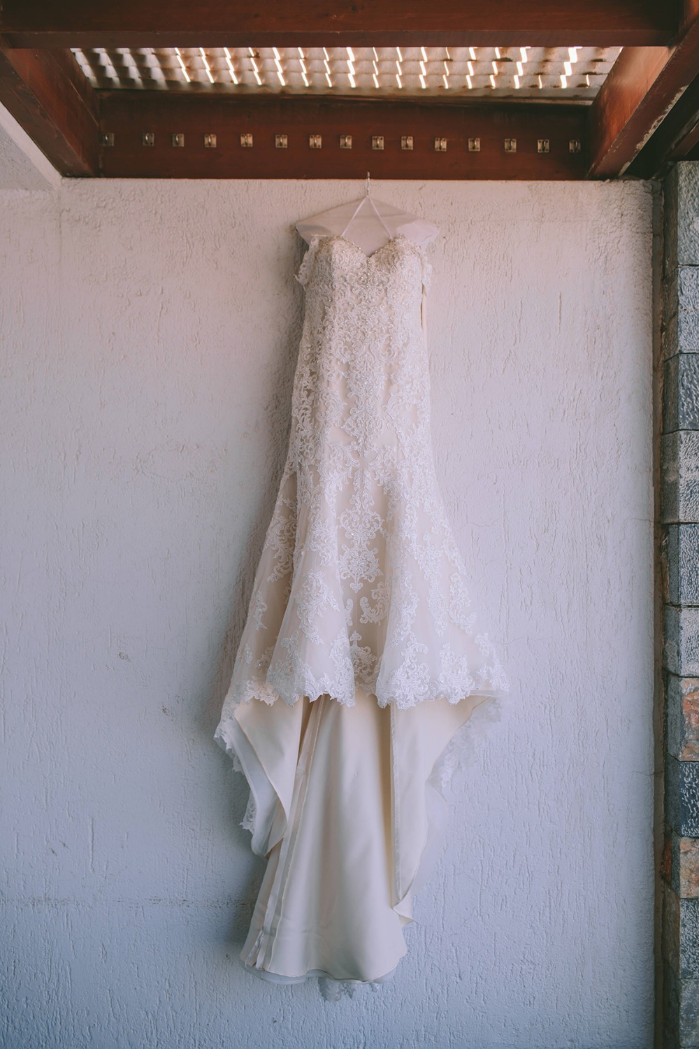 glam-garden-wedding-with-a-white-and