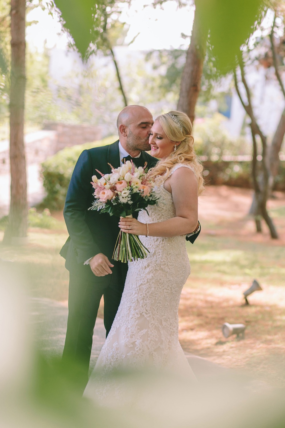 glam-garden-wedding-with-a-white-and