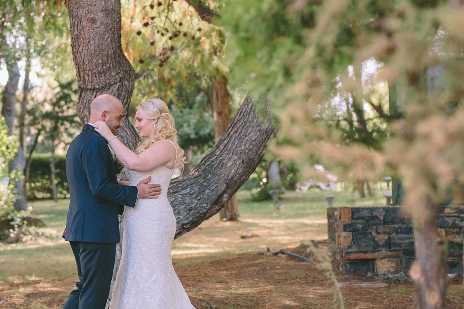 glam-garden-wedding-with-a-white-and