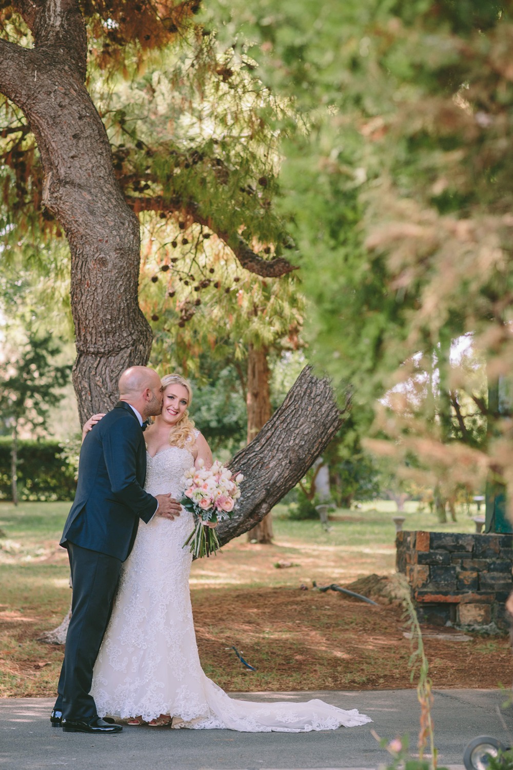 glam-garden-wedding-with-a-white-and