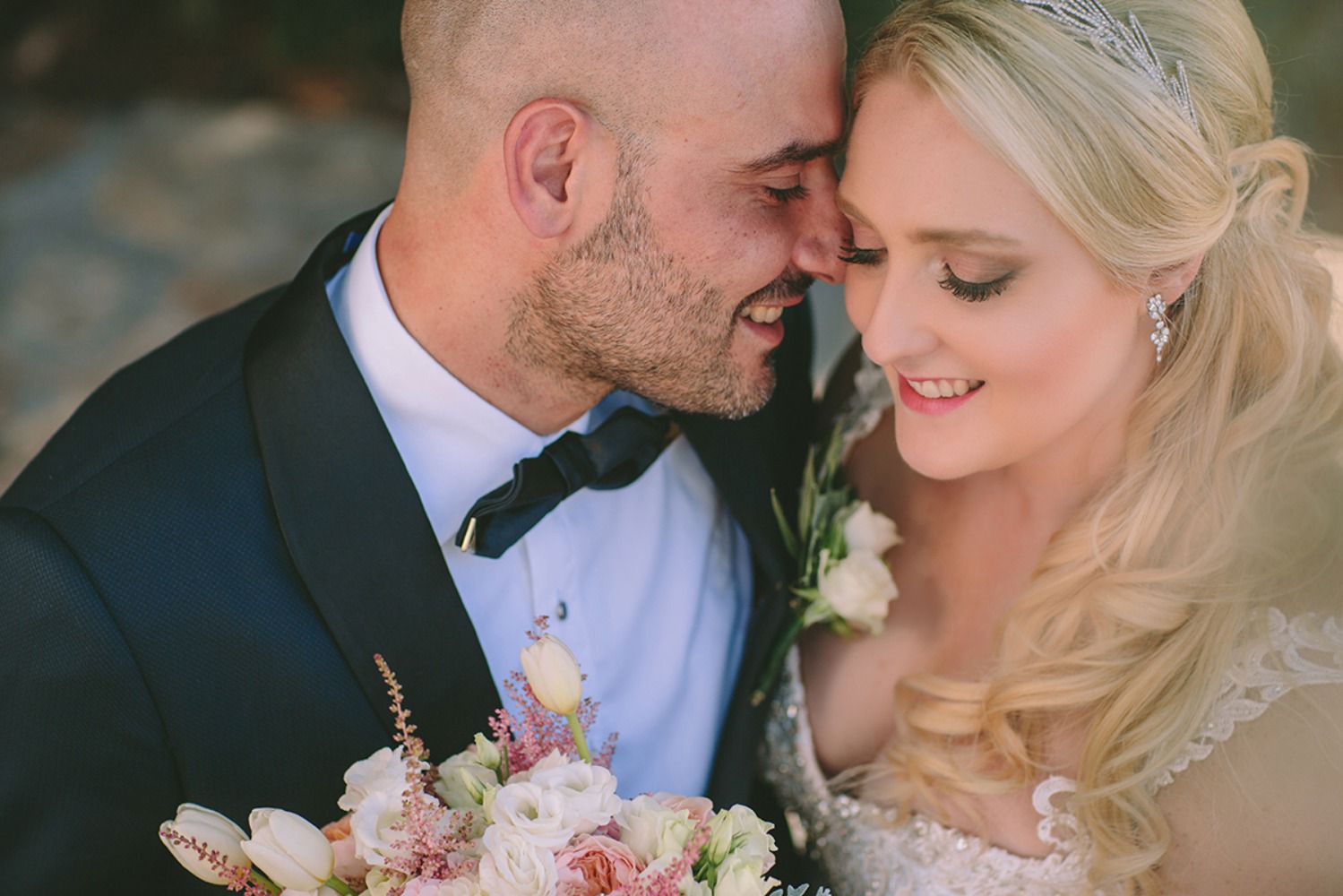 glam-garden-wedding-with-a-white-and