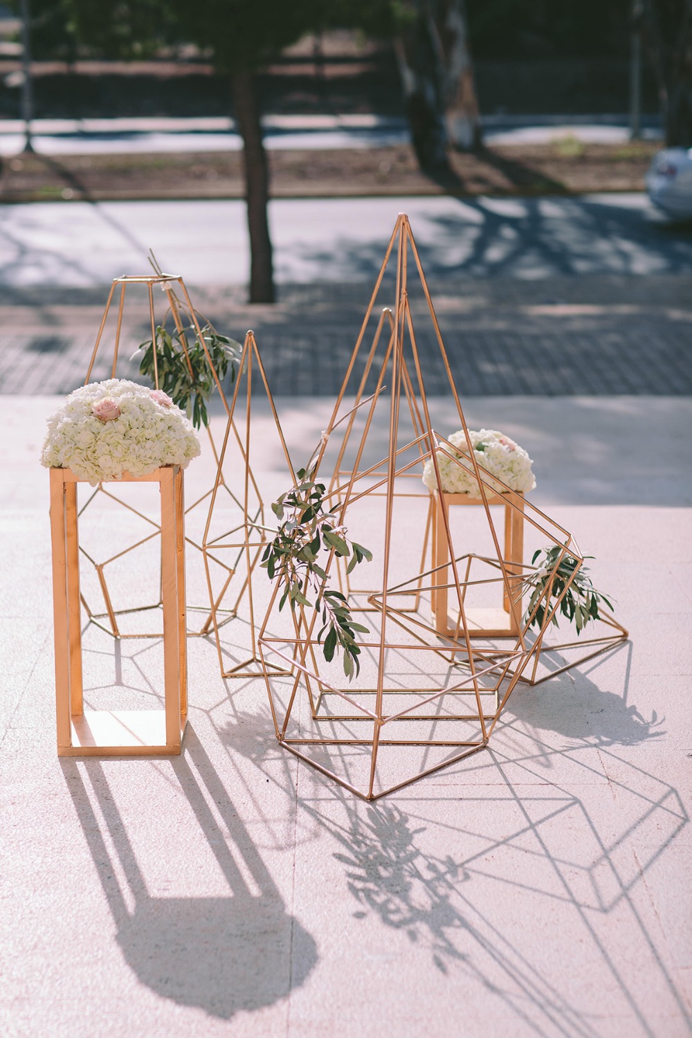 glam-garden-wedding-with-a-white-and