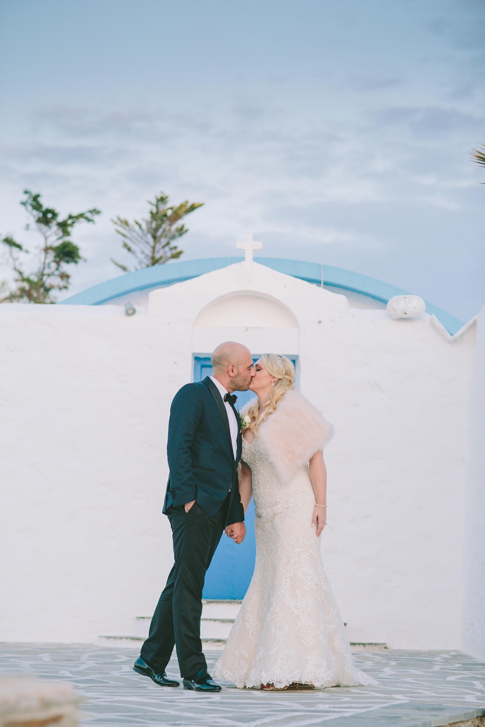 glam-garden-wedding-with-a-white-and