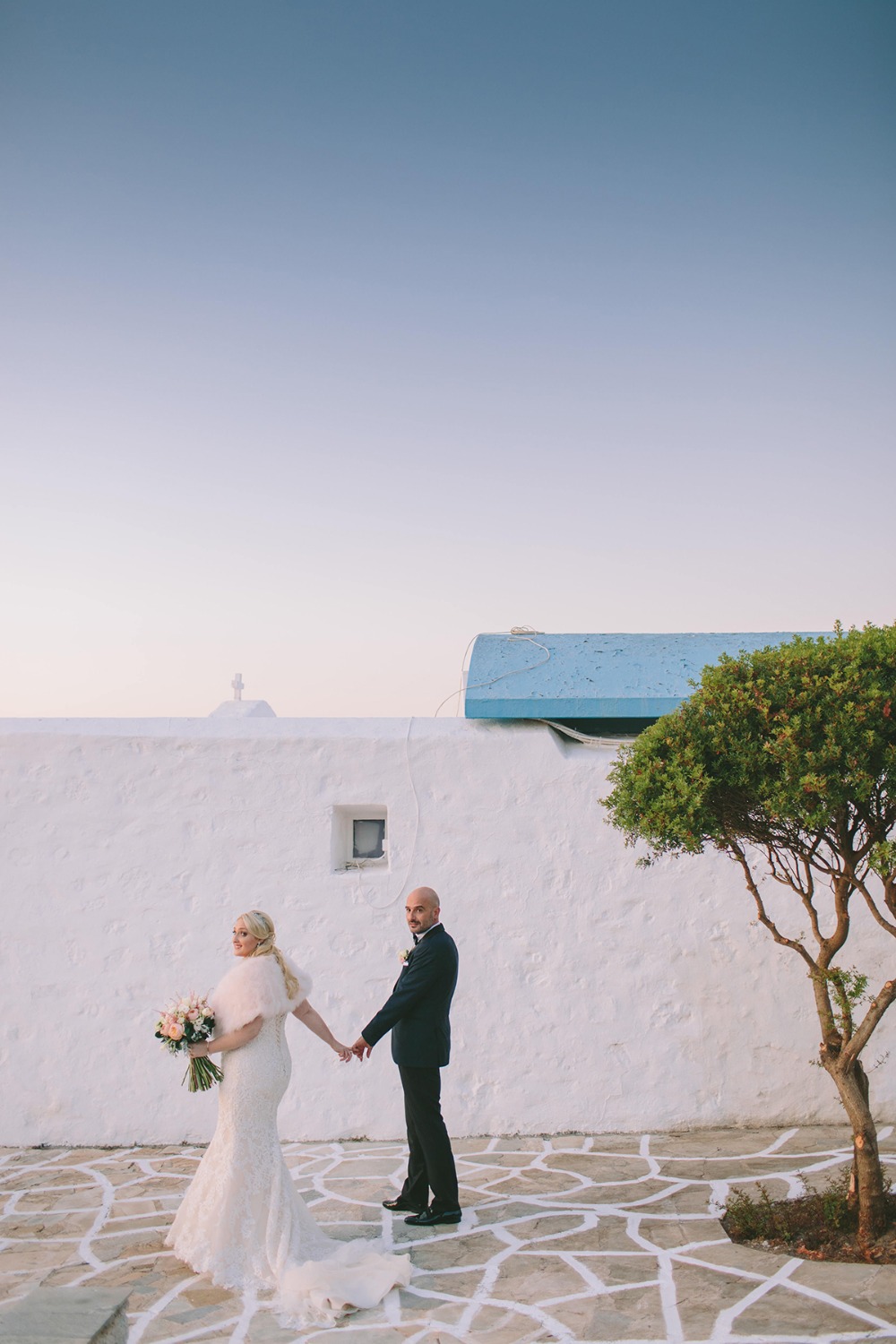 glam-garden-wedding-with-a-white-and