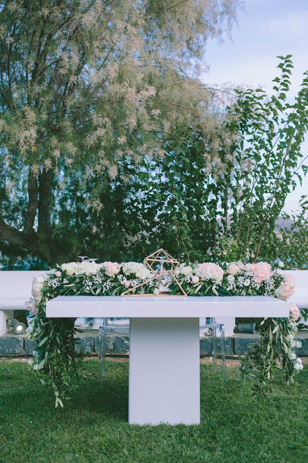 glam-garden-wedding-with-a-white-and
