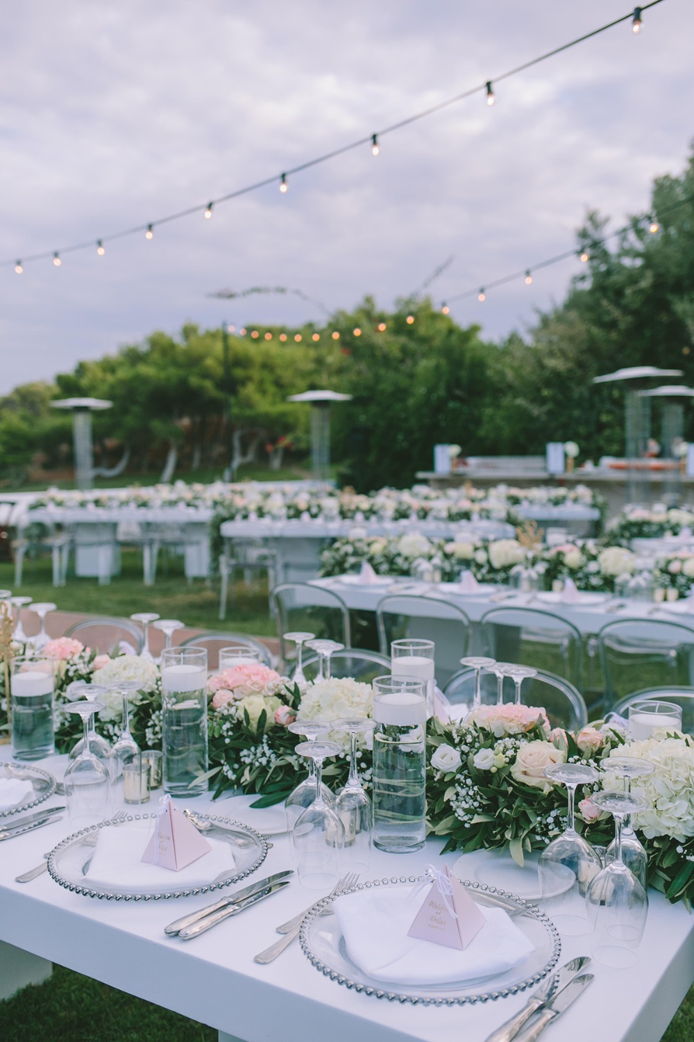 glam-garden-wedding-with-a-white-and