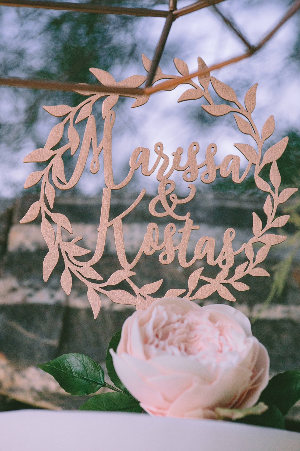 glam-garden-wedding-with-a-white-and