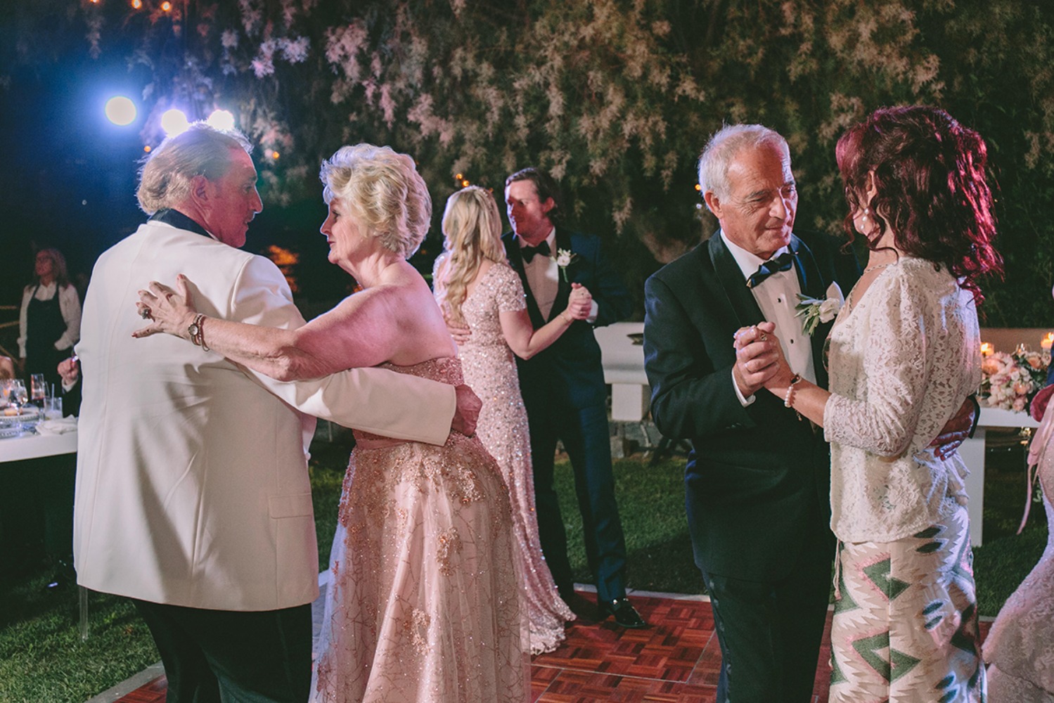 glam-garden-wedding-with-a-white-and