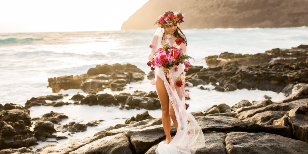 Gorgeous Boho Bridal Portrait Session in Hawaii