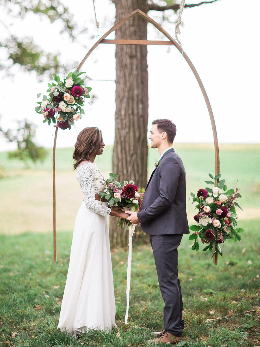 How To Have A Simple And Elegant Spring Wedding