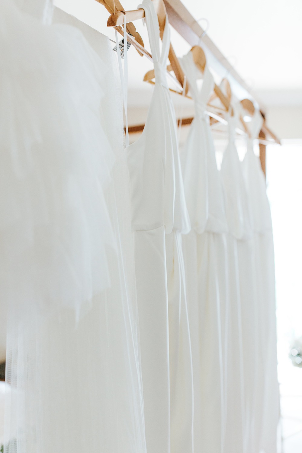 how-to-have-an-all-white-wedding-on