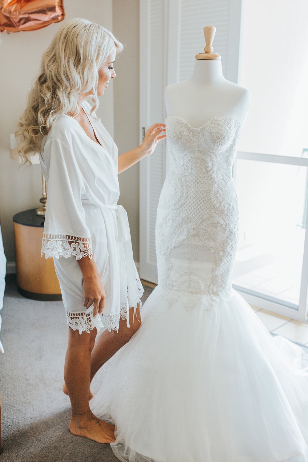 how-to-have-an-all-white-wedding-on