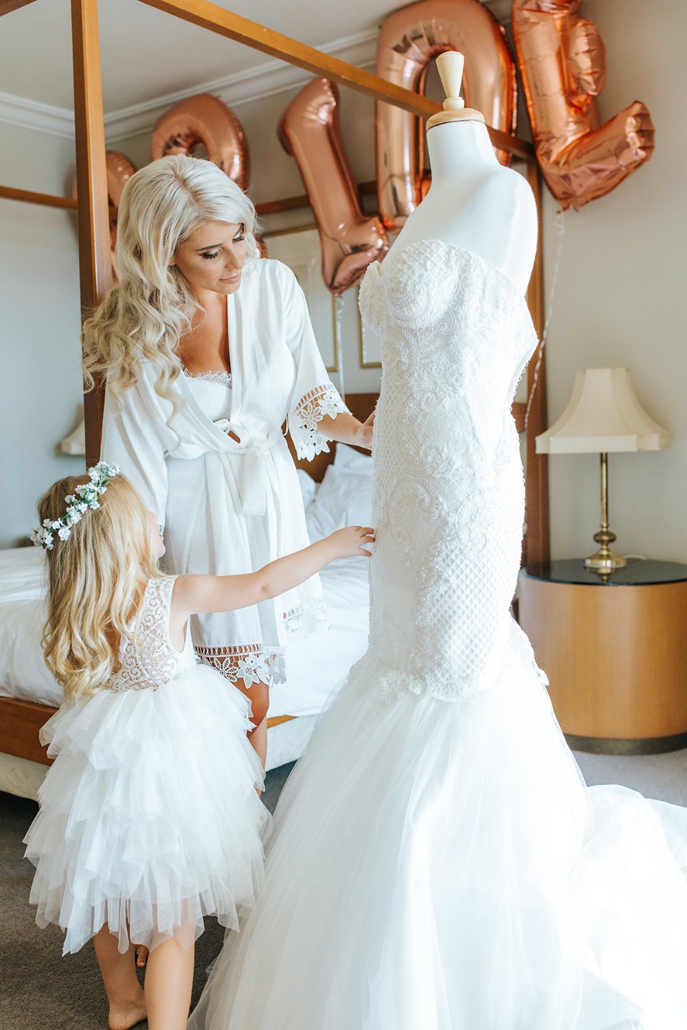 how-to-have-an-all-white-wedding-on