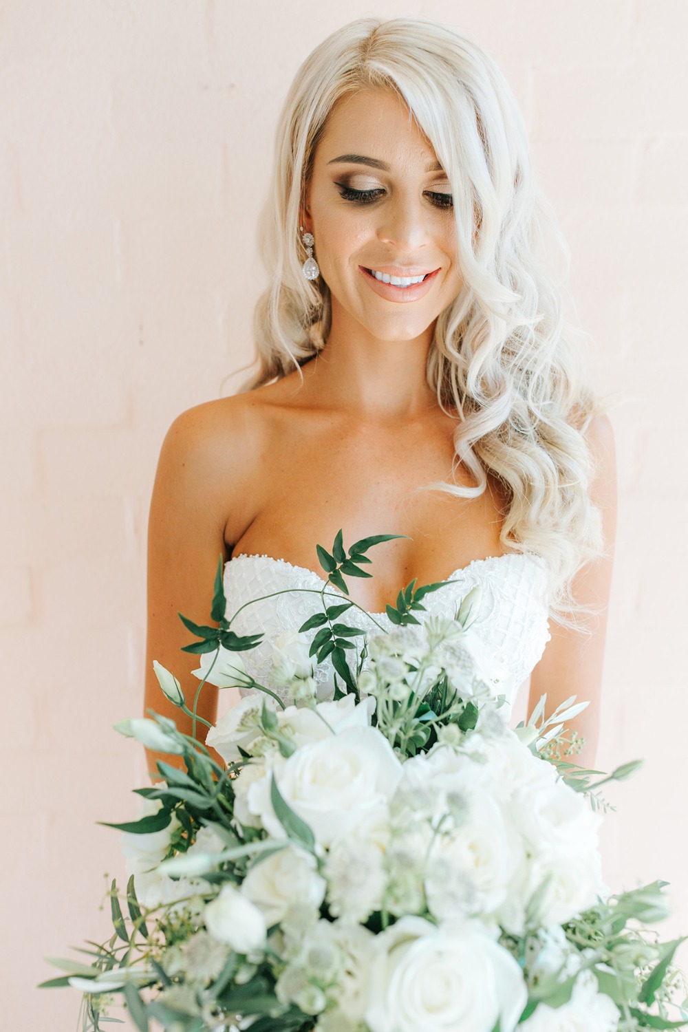 how-to-have-an-all-white-wedding-on