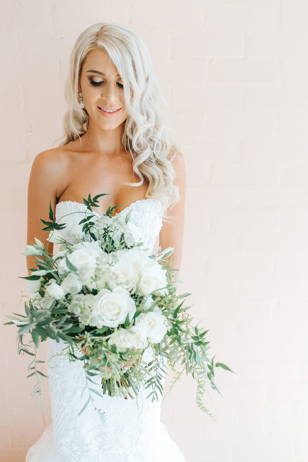 how-to-have-an-all-white-wedding-on
