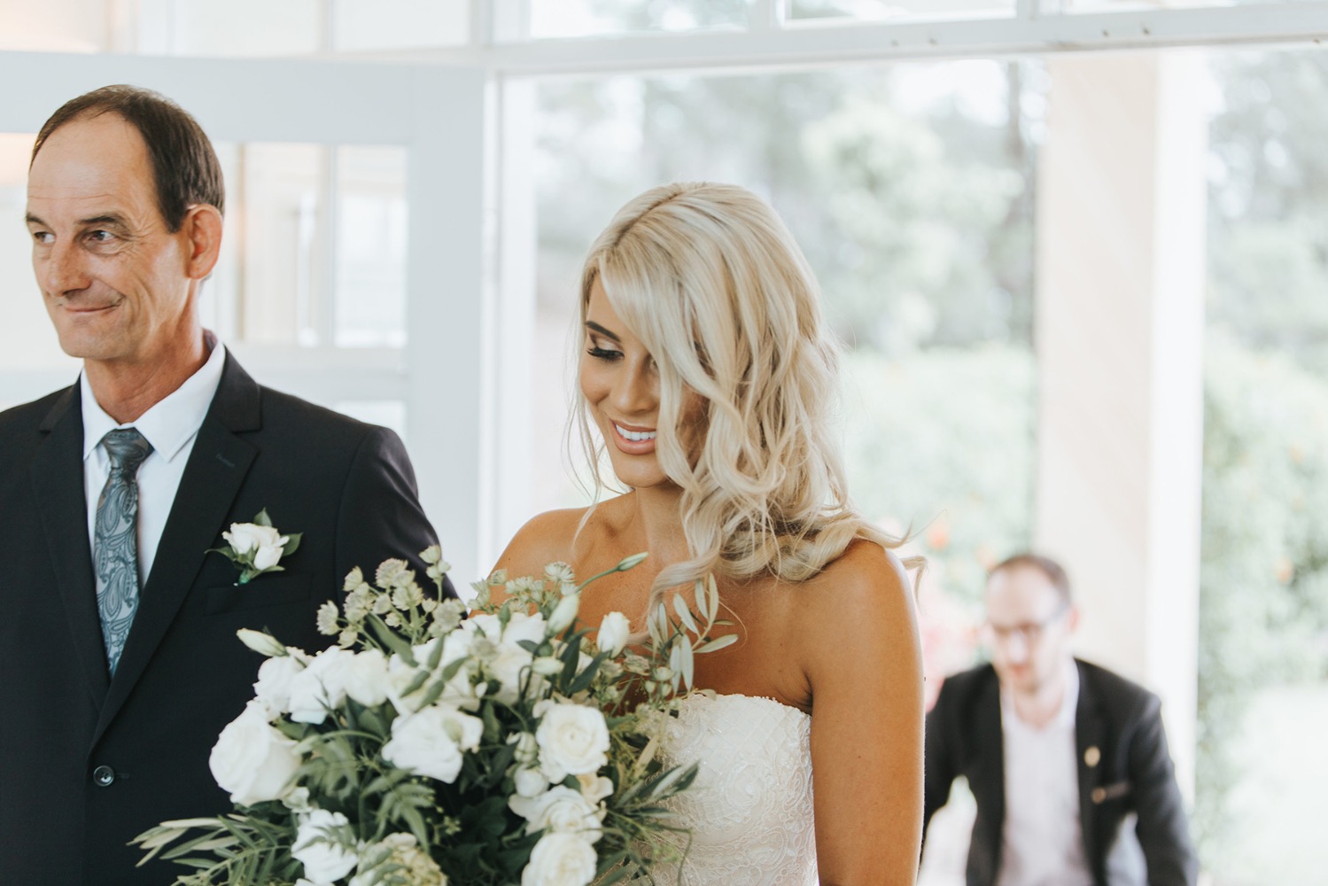 how-to-have-an-all-white-wedding-on