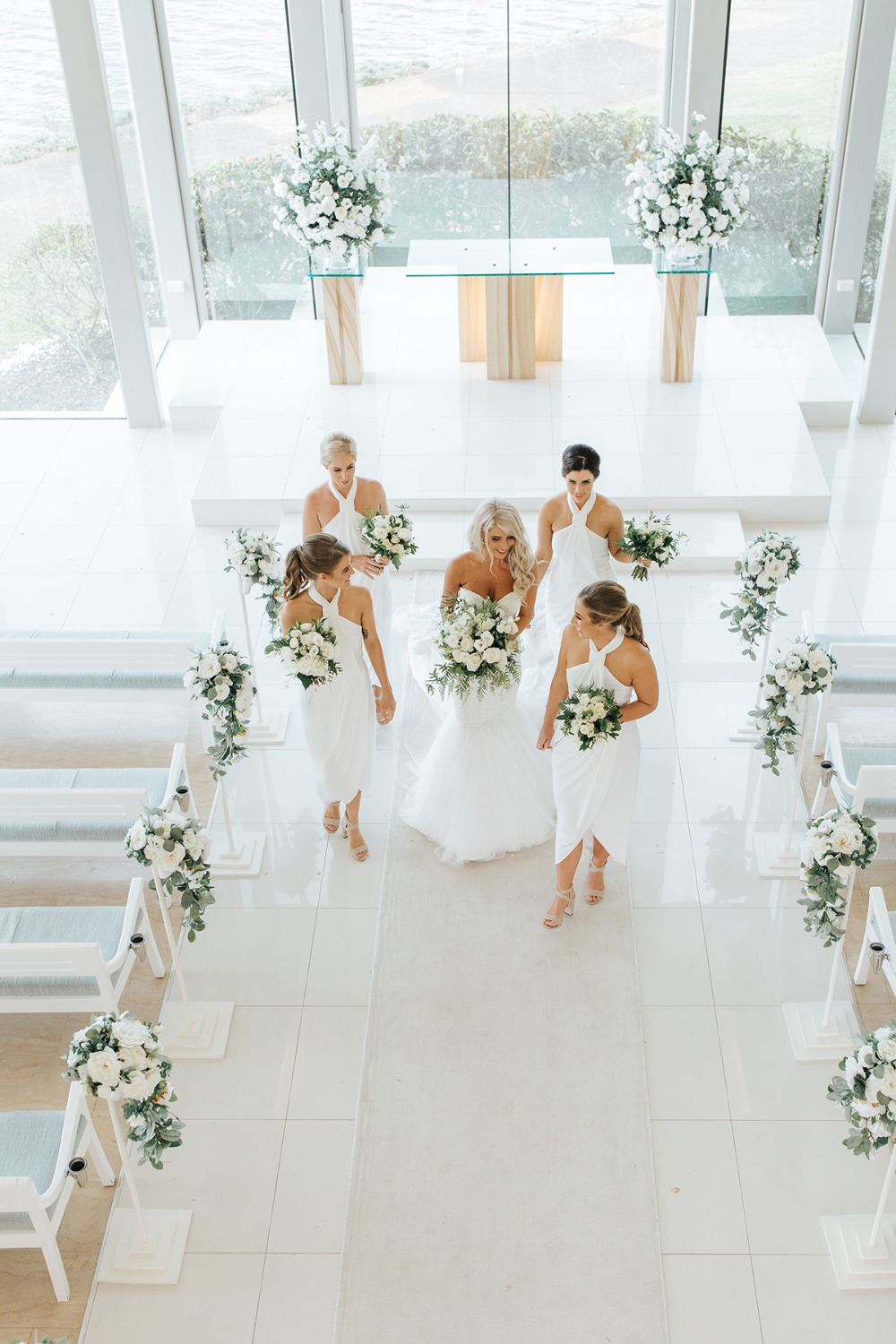 how-to-have-an-all-white-wedding-on