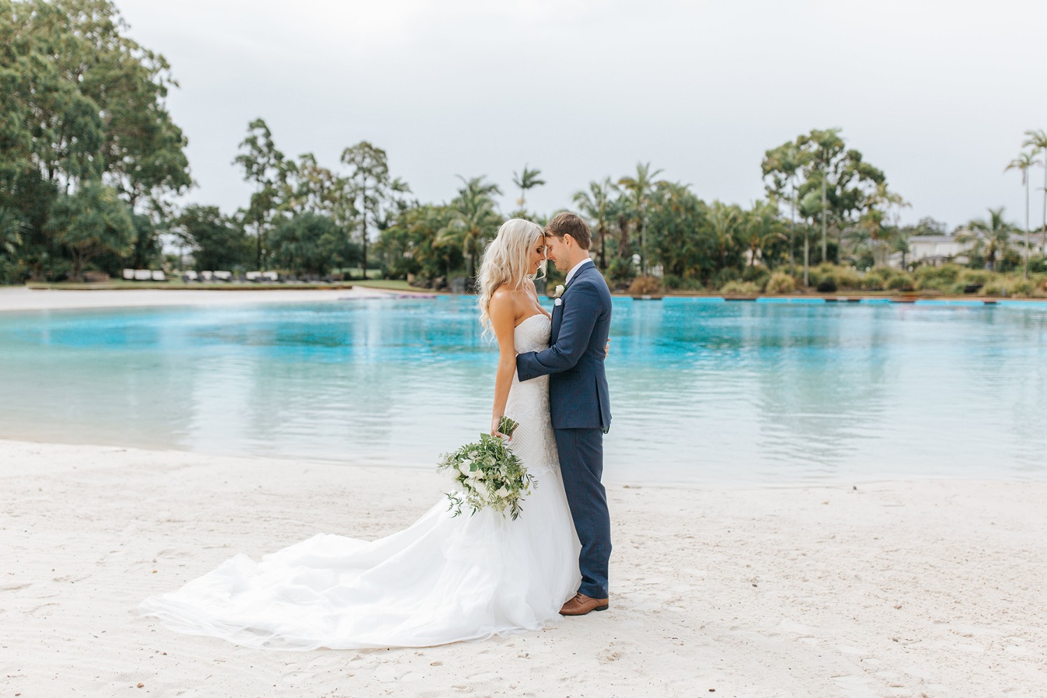 how-to-have-an-all-white-wedding-on