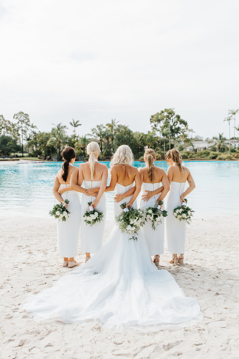 how-to-have-an-all-white-wedding-on