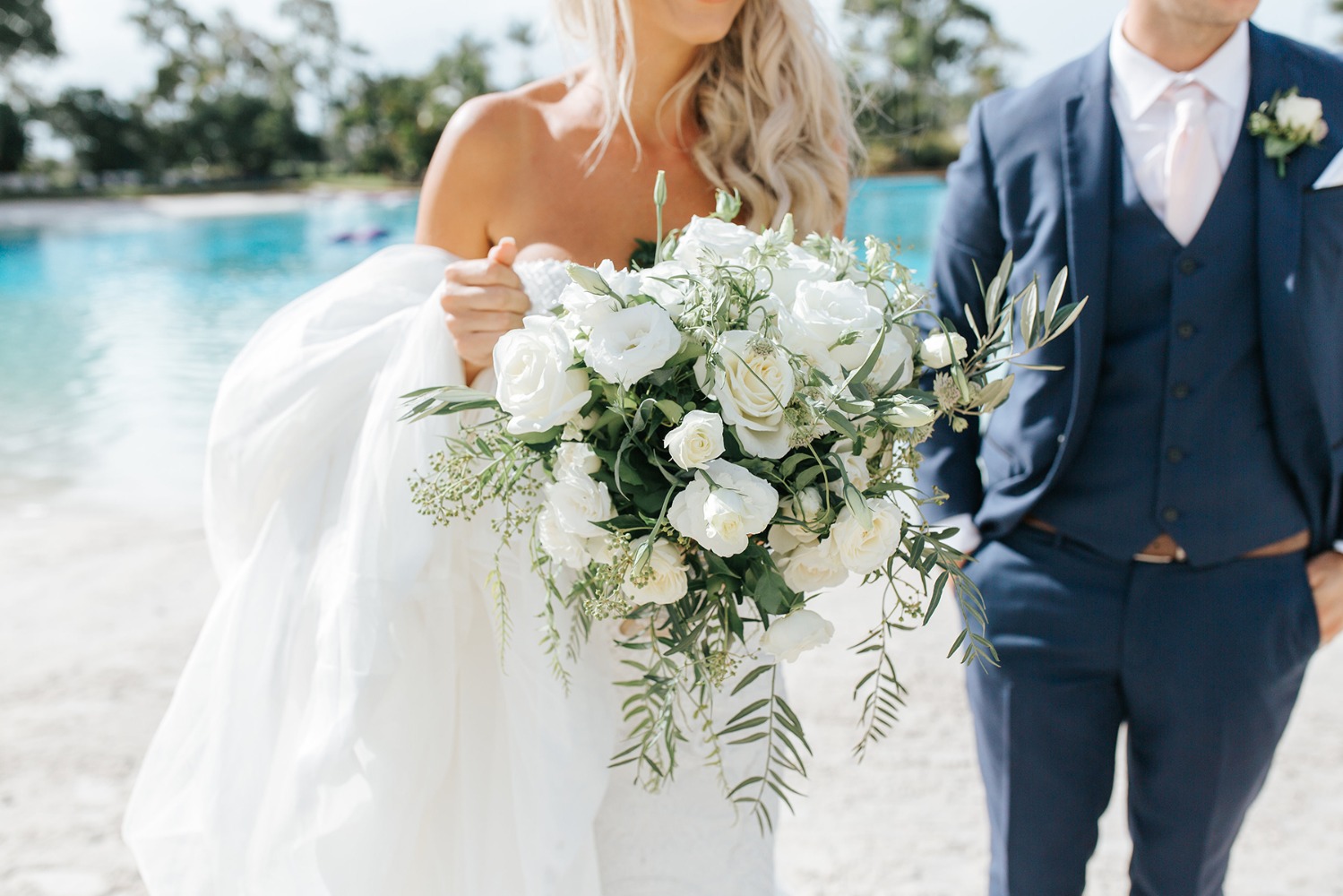 how-to-have-an-all-white-wedding-on