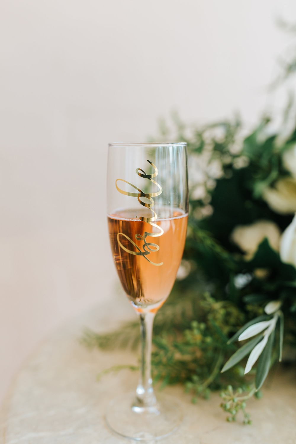 how-to-have-an-all-white-wedding-on