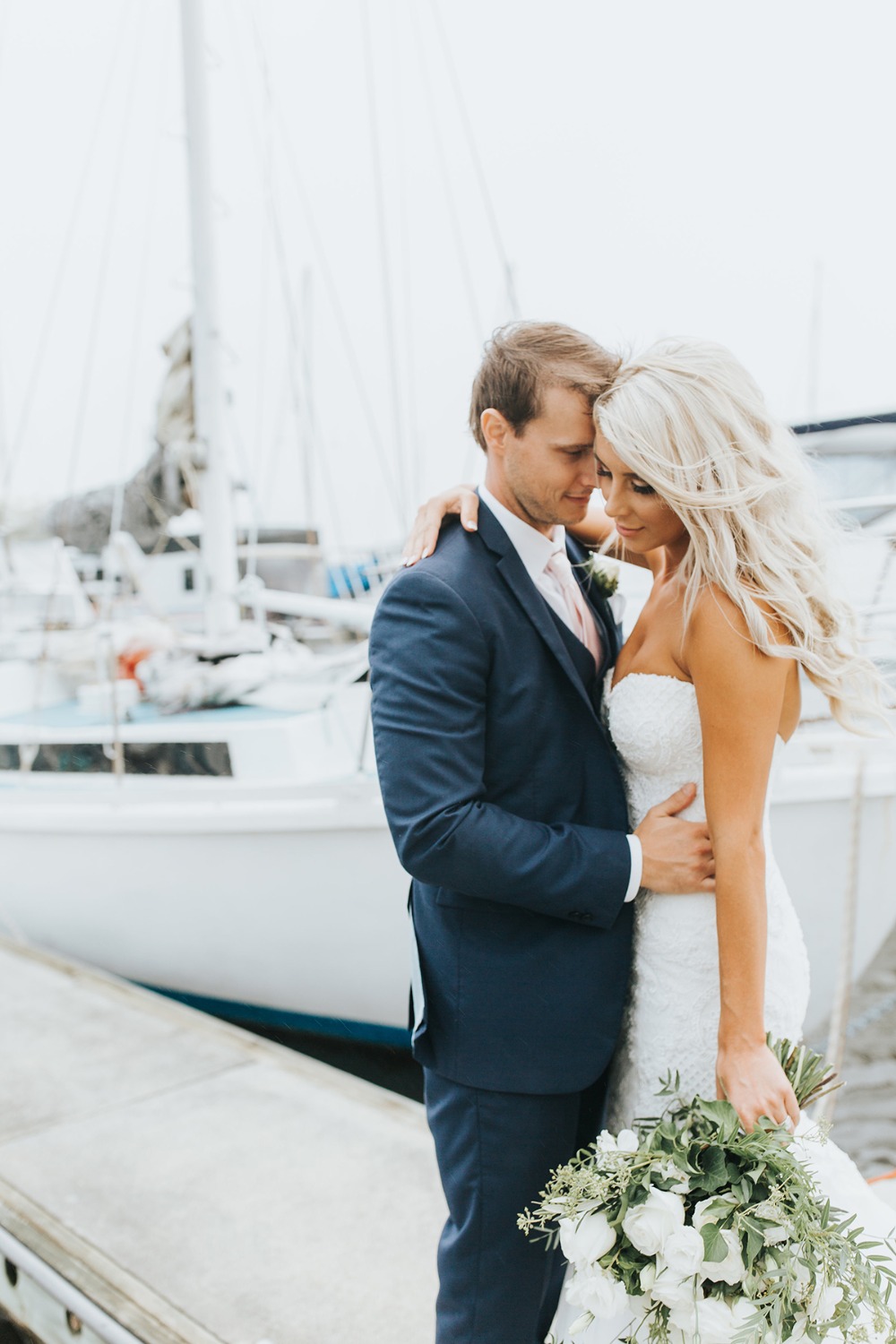 how-to-have-an-all-white-wedding-on